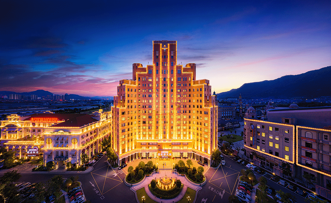 爆款推荐:影视主题酒店 百老汇大厦以上世纪的上海大厦为原型打造,一